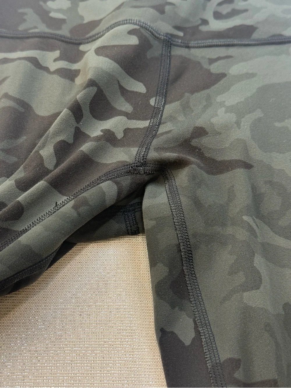 lululemon Align Camo Green High-Rise Leggings Size 2 - 25” inseam womens